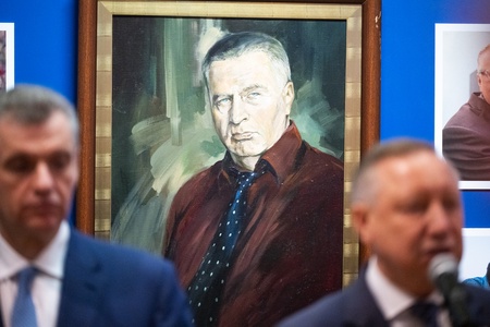 Леонид Слуцкий открыл  в Санкт-Петербурге выставку, посвященную Жириновскому