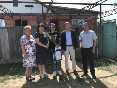 ЛДПР поздравила детей изТулугановки