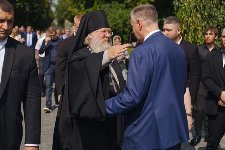 Леонид Слуцкий почтил память Основателя ЛДПР Владимира Жириновского в День Крещения Руси