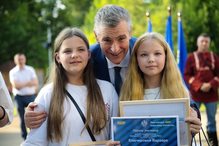Леонид Слуцкий поздравил участников фестиваля Лиги женщин ЛДПР в Пскове
