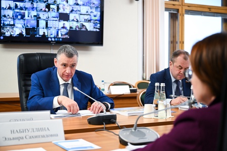 Встреча фракции ЛДПР в ГД с главой ЦБ Эльвирой Набиуллиной