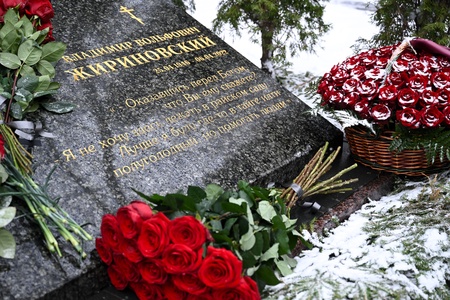 Три года со дня смерти Владимира Жириновского. Новодевичье кладбище. Москва.