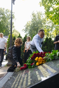 Леонид Слуцкий почтил память Основателя ЛДПР Владимира Жириновского в День Крещения Руси