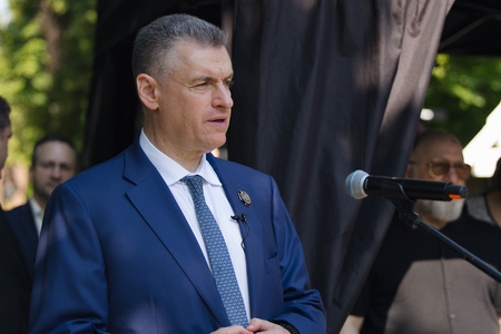 Леонид Слуцкий почтил память Основателя ЛДПР Владимира Жириновского в День Крещения Руси