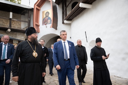 Леонид Слуцкий поздравил участников фестиваля Лиги женщин ЛДПР в Пскове