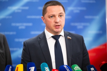 Пресс-подход фракции ЛДПР во главе с Леонидом Слуцким 24.06.2025