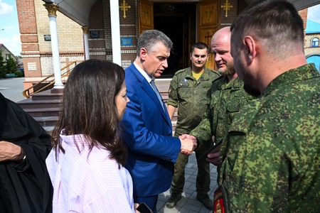Леонид Слуцкий и делегация ЛДПР посетили Свято-Николаевский кафедральный собор Мариуполя