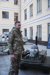 ЛДПР передает на фронт новую партию наземных дронов  и другую технику