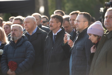 На Новодевичьем кладбище в Москве открыт памятник Владимиру Жириновскому