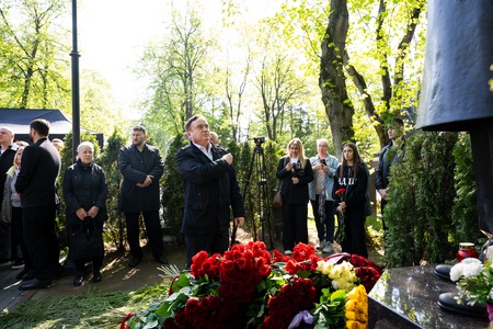 79-я годовщина со дня рождения Жириновского. Новодевичье кладбище Москвы