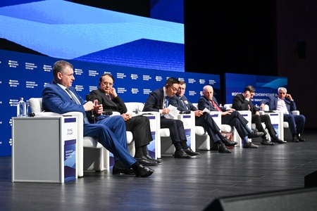 Леонид Слуцкий выступил на полях Московского экономического форума