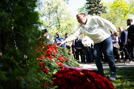 79-я годовщина со дня рождения Жириновского. Новодевичье кладбище Москвы