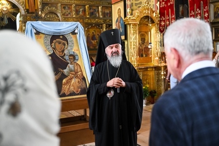 Леонид Слуцкий и делегация ЛДПР посетили Свято-Николаевский кафедральный собор Мариуполя