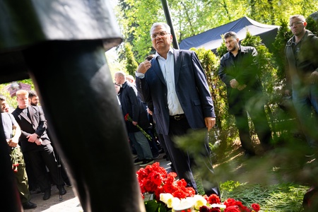 79-я годовщина со дня рождения Жириновского. Новодевичье кладбище Москвы