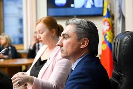 Круглый стол на тему: «Законотворческие меры по защите репутации».Председательствует Андрей Свинцов