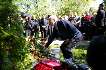 79-я годовщина со дня рождения Жириновского. Новодевичье кладбище Москвы