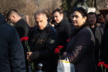 На Новодевичьем кладбище в Москве открыт памятник Владимиру Жириновскому