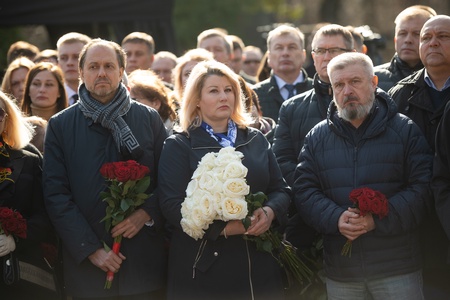 На Новодевичьем кладбище в Москве открыт памятник Владимиру Жириновскому