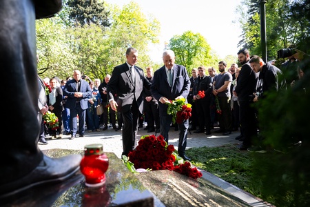79-я годовщина со дня рождения Жириновского. Новодевичье кладбище Москвы