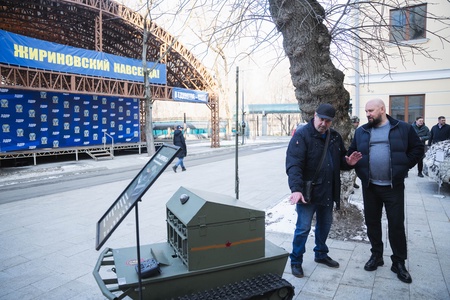 ЛДПР передает на фронт новую партию наземных дронов  и другую технику