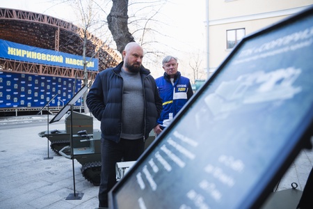 ЛДПР передает на фронт новую партию наземных дронов  и другую технику