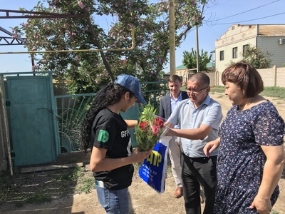 ЛДПР поздравила детей изТулугановки