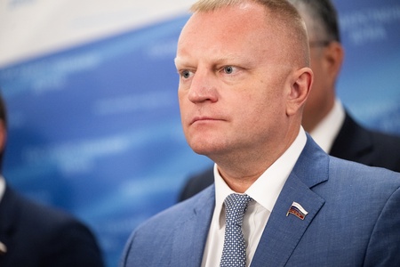 Пресс-подход фракции ЛДПР во главе с Леонидом Слуцким 25.06.2025