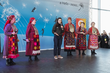 «Бурановские бабушки» поздравили Солнцево с Масленицей по приглашению Марии Воропаевой