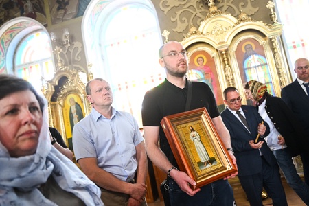 Леонид Слуцкий и делегация ЛДПР посетили Свято-Николаевский кафедральный собор Мариуполя