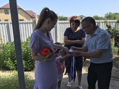 ЛДПР поздравила детей изТулугановки