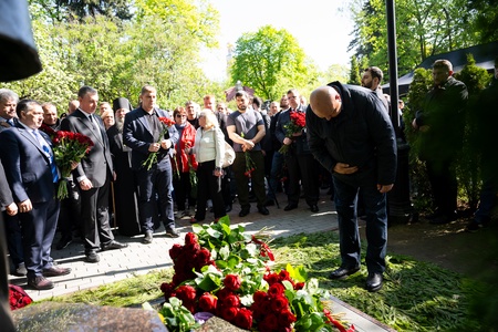 79-я годовщина со дня рождения Жириновского. Новодевичье кладбище Москвы