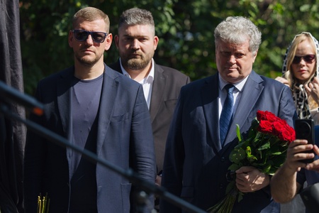 Леонид Слуцкий почтил память Основателя ЛДПР Владимира Жириновского в День Крещения Руси