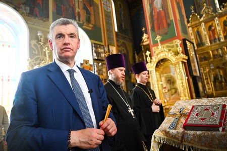 Леонид Слуцкий и делегация ЛДПР посетили Свято-Николаевский кафедральный собор Мариуполя