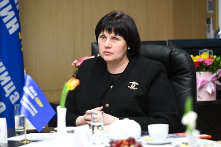 Встреча Леонида Слуцкого в преддверии 8 марта с защитницами Отечества
