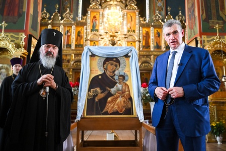 Леонид Слуцкий и делегация ЛДПР посетили Свято-Николаевский кафедральный собор Мариуполя