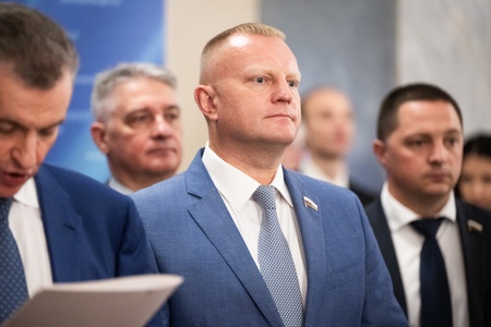 Пресс-подход фракции ЛДПР во главе с Леонидом Слуцким 25.06.2025