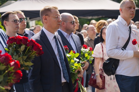 Леонид Слуцкий почтил память Основателя ЛДПР Владимира Жириновского в День Крещения Руси