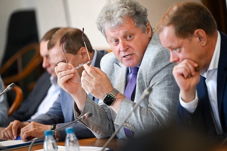 ЛДПР предлагает ввести ежеквартальную выплату работникам промышленных предприятий