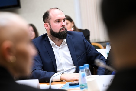 Круглый стол на тему: «Законотворческие меры по защите репутации».Председательствует Андрей Свинцов