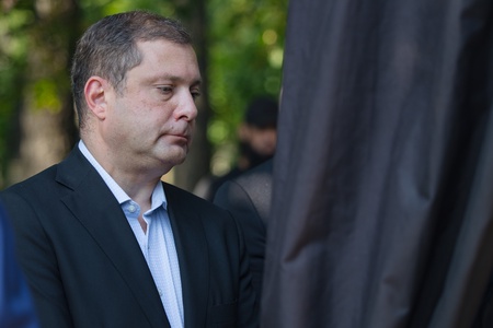 Леонид Слуцкий почтил память Основателя ЛДПР Владимира Жириновского в День Крещения Руси