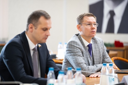 Леонид Слуцкий провел заседание Палат Депутатов ЛДПР 