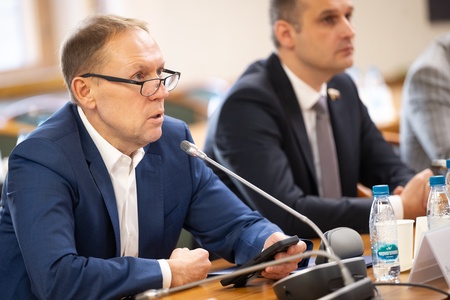 Леонид Слуцкий провел заседание Палат Депутатов ЛДПР 