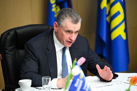 Встреча Леонида Слуцкого в преддверии 8 марта с защитницами Отечества