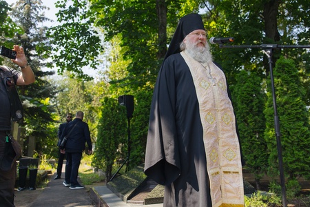 Леонид Слуцкий почтил память Основателя ЛДПР Владимира Жириновского в День Крещения Руси
