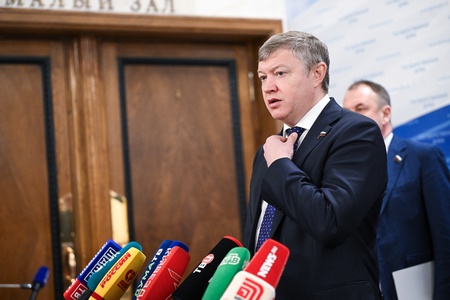 Пресс-подход фракции ЛДПР во главе с Леонидом Слуцким 4.03.2025