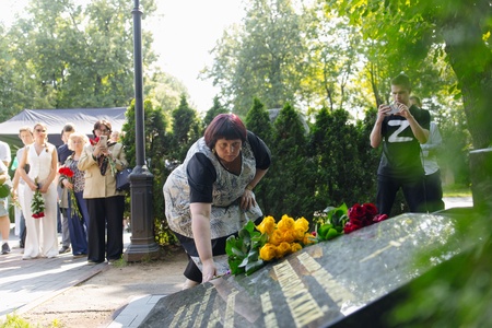 Леонид Слуцкий почтил память Основателя ЛДПР Владимира Жириновского в День Крещения Руси