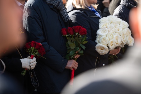 На Новодевичьем кладбище в Москве открыт памятник Владимиру Жириновскому