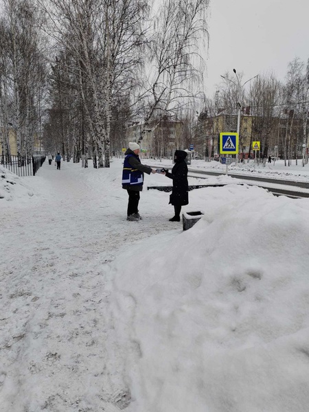 В Урае проводим пикеты с опросом жителей города