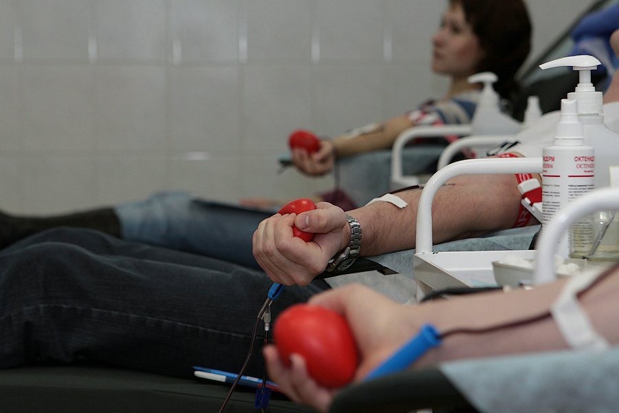 Спасли доноры. Сдача крови. Донор крови.