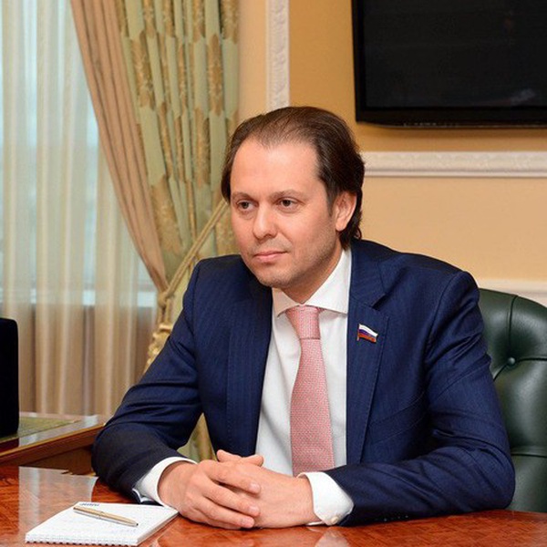Владимир Сысоев предложил размещать на бутылках информацию о вреде употребления спиртного